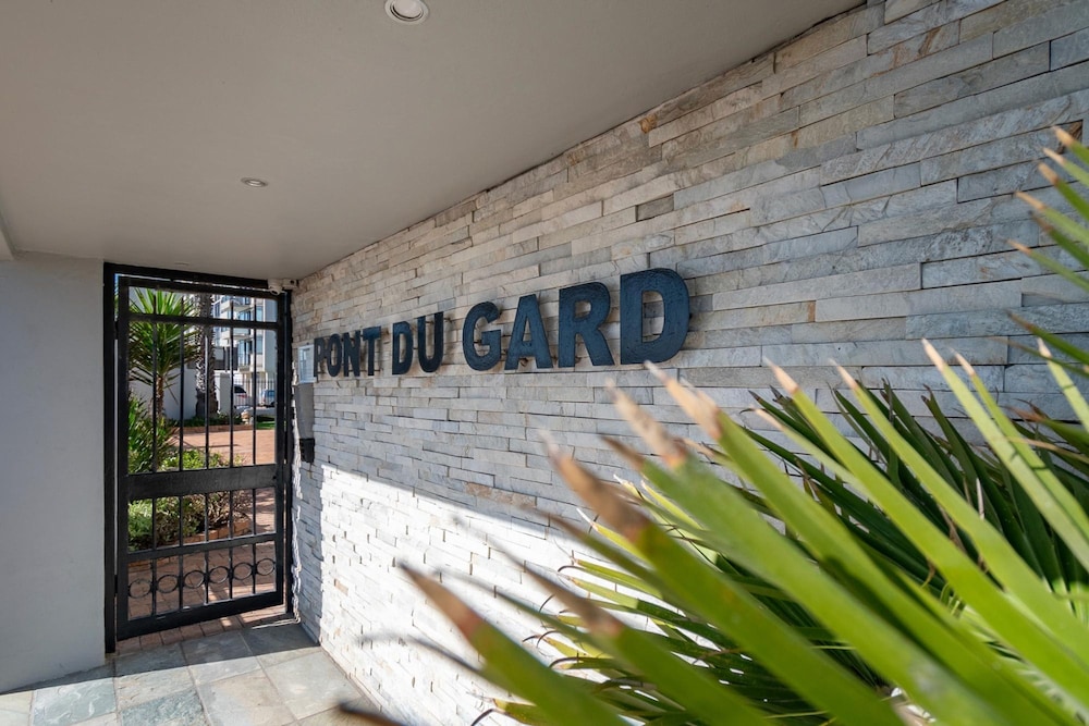 2bed Central Apartment in Cape Town Atlantic Point