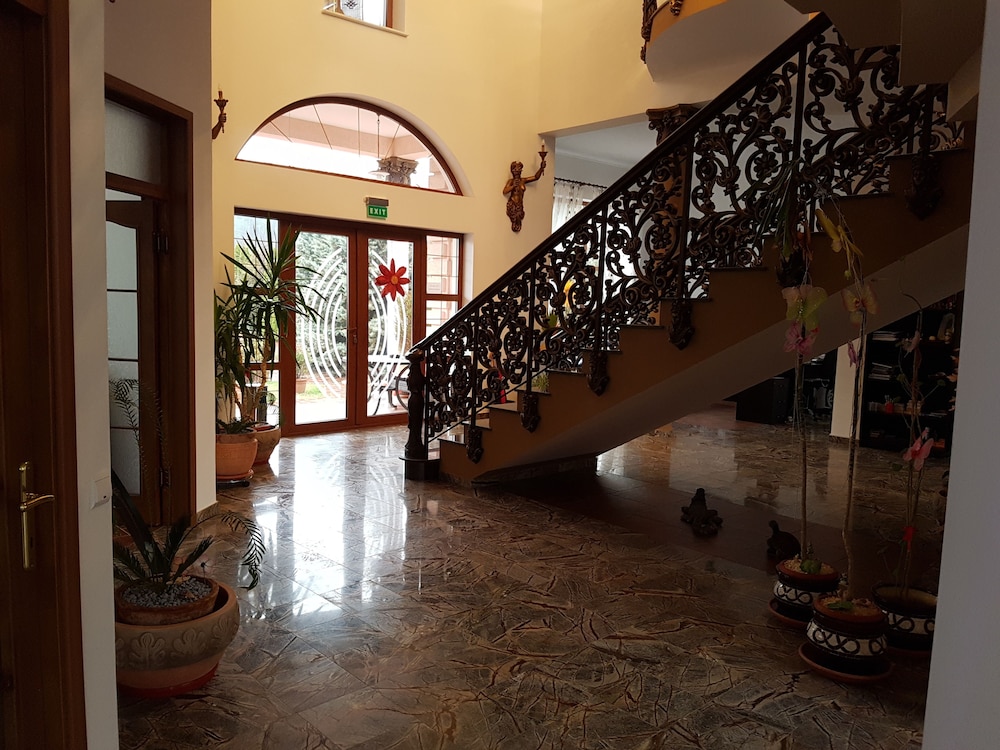 Liz Residence