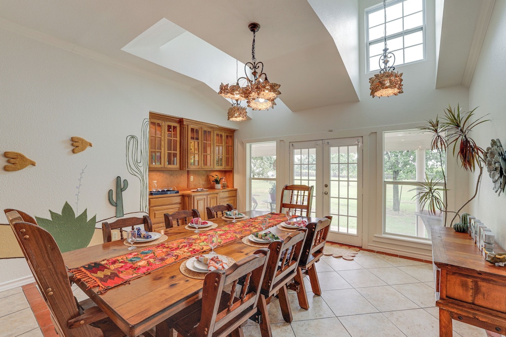 5 Acres! Countryside Getaway Outside Fort Worth
