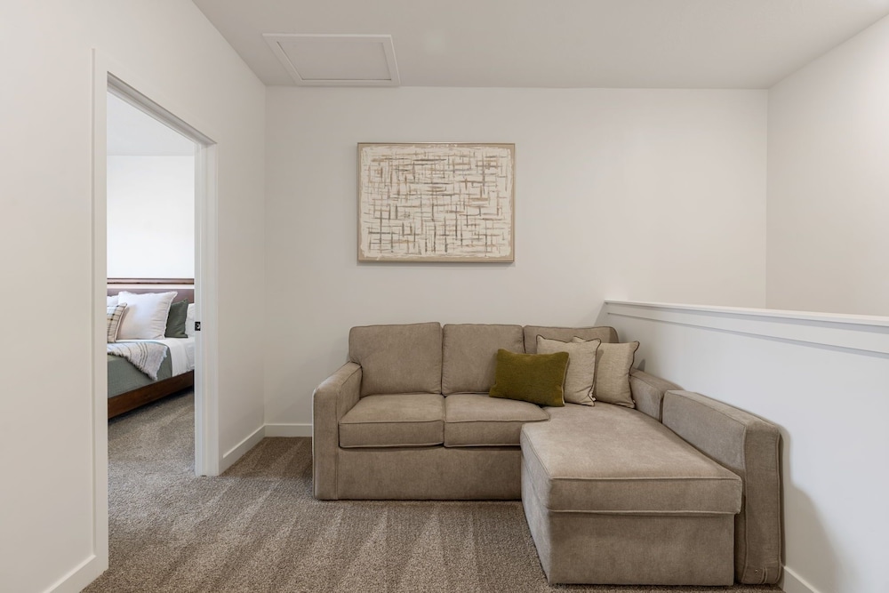 Ripple Retreat 4 Bedroom Townhouse