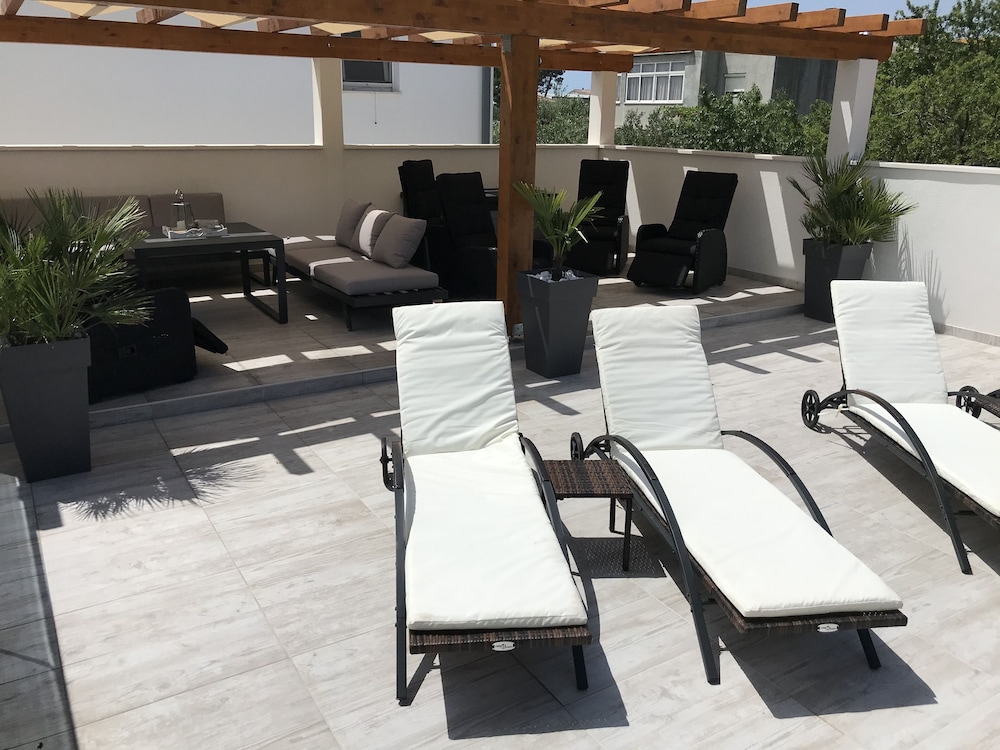 Remarkable 4-bed House in Kaštel Novi view 4