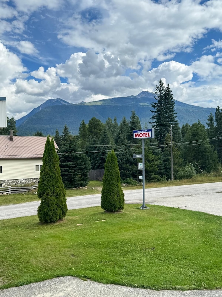 Blue River Motel