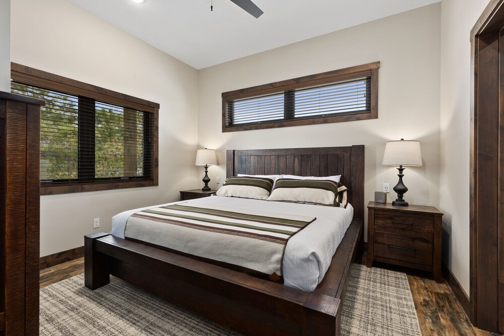 Quarterdeck Resort & Restaurant