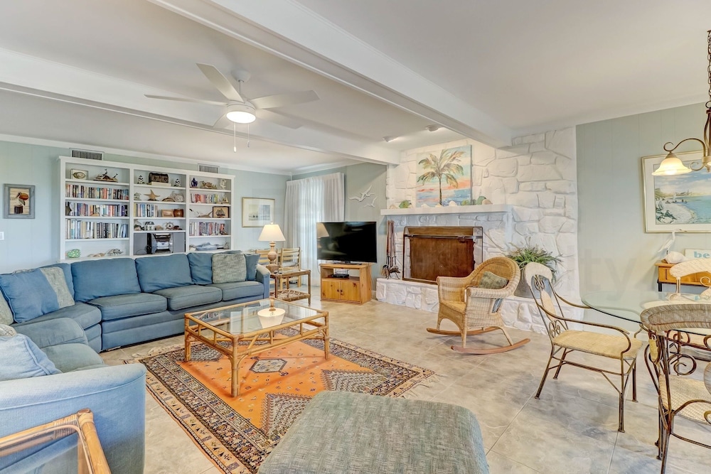 Fernandina Beach Vacations - Dog Friendly Oceanfront Beach House by RedAwning - Property Image 2