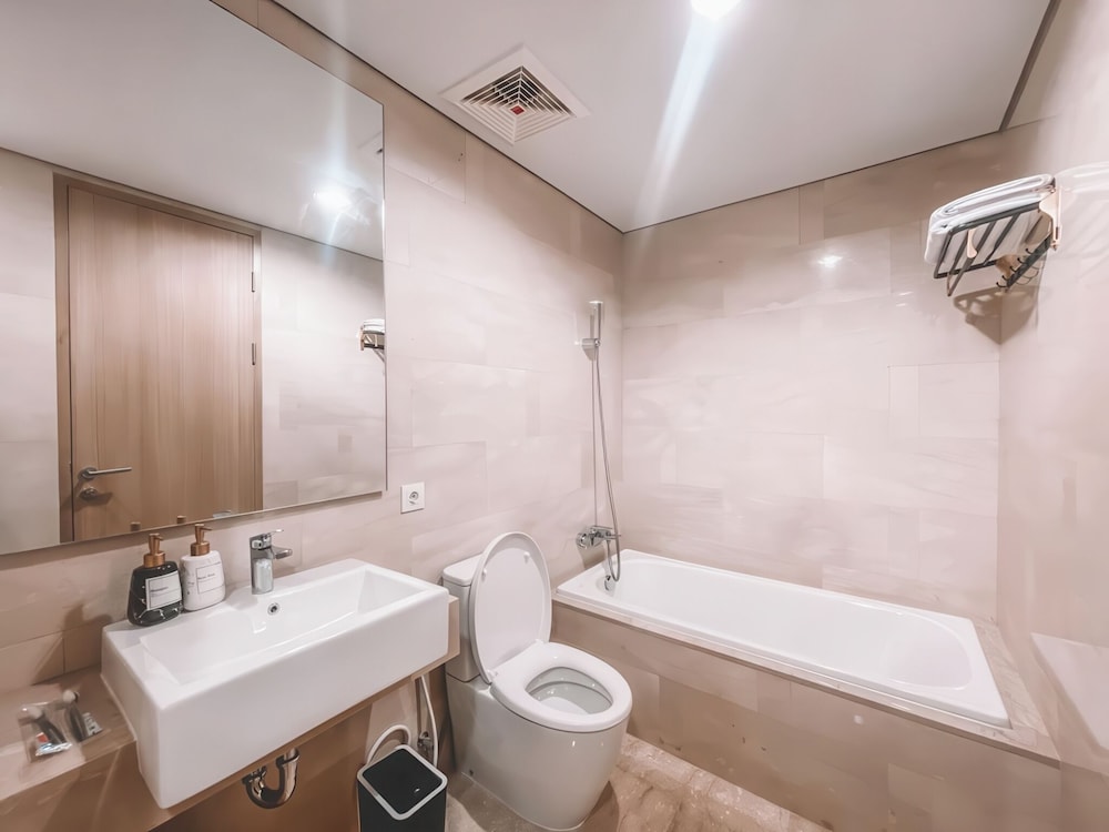 Staycation Jakarta Holland Village