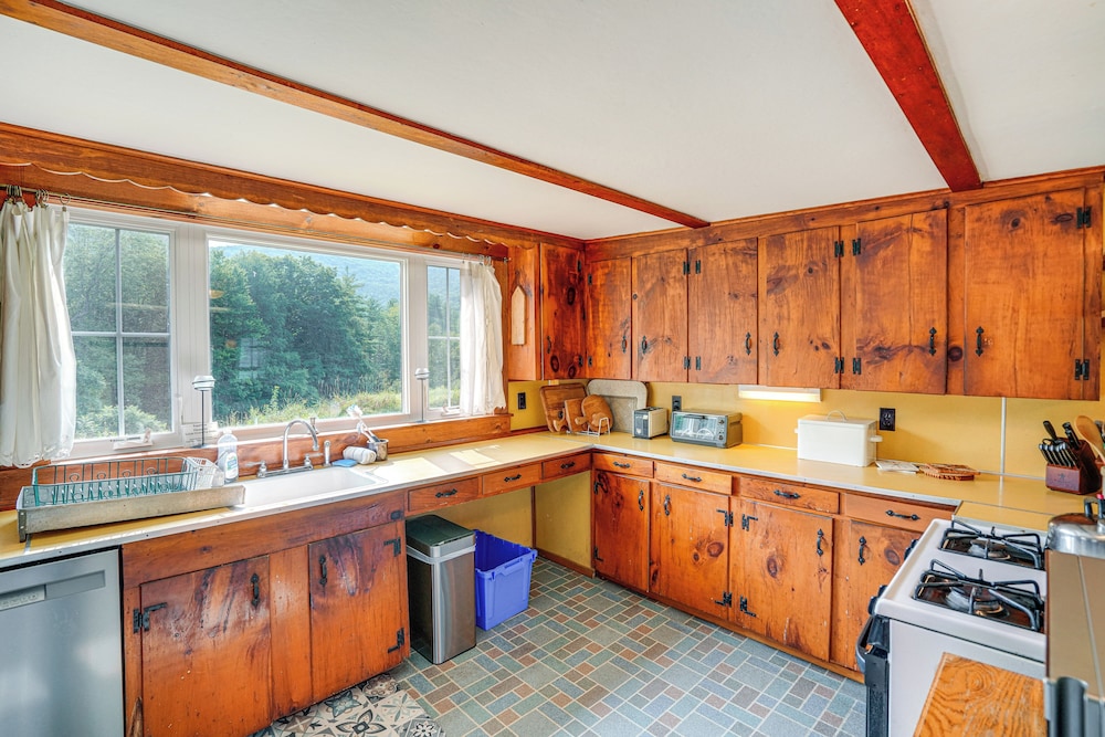 Hawley Home w/ Deck & Mtn Views: Swim, Ski & More!