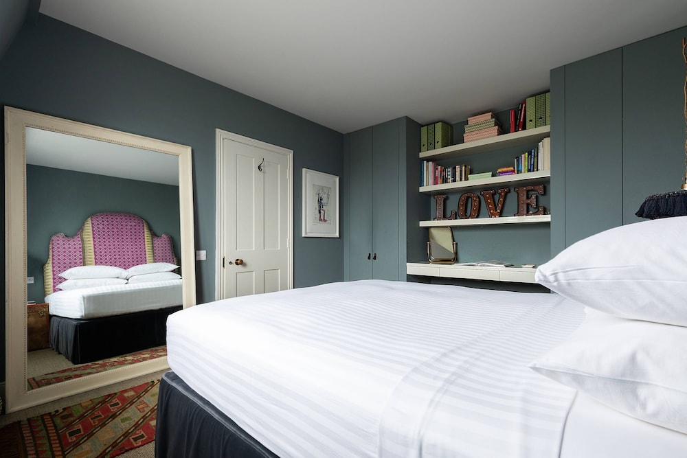 Chesilton Road by Onefinestay