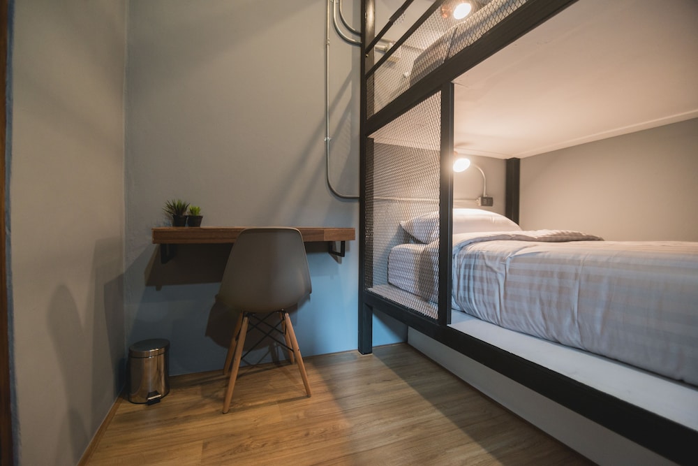 Chernchan Hostel