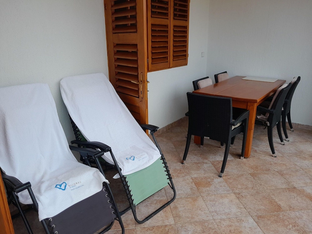 Biograd Beachside Family Apartment