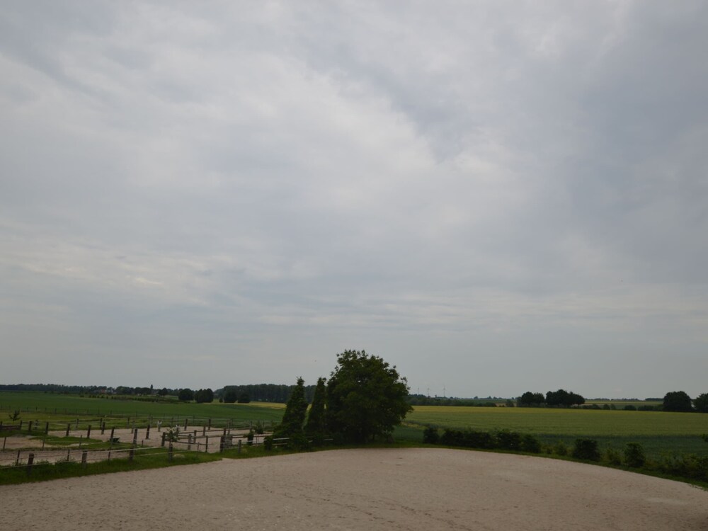 Farmstay Comfort in Juchen view 4