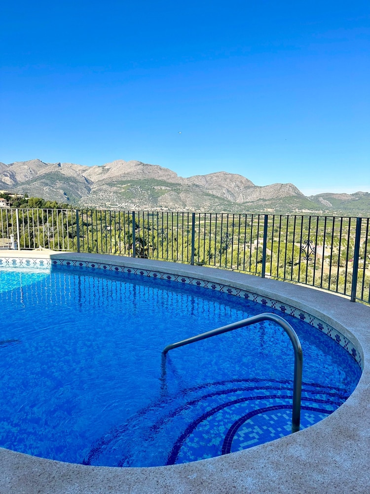 Casa Luna - Three Bedroom Villa With Stunning View