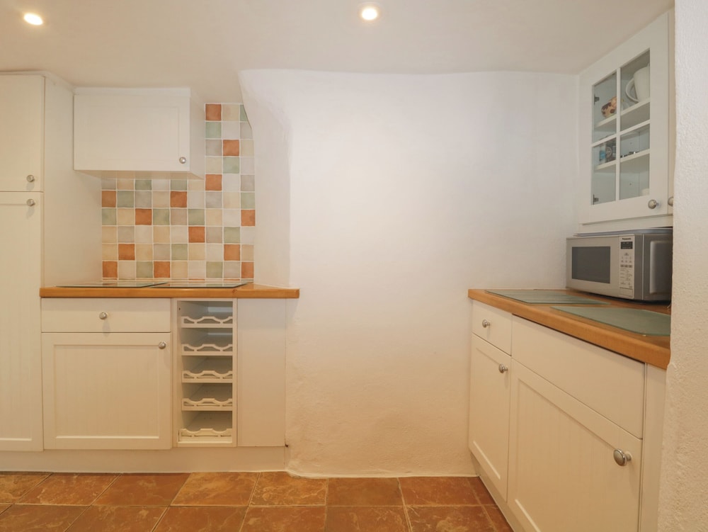 4 Barton Cottages