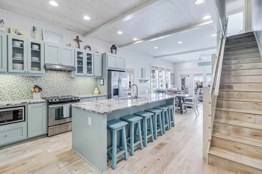 Beach Bungalow TC 2305