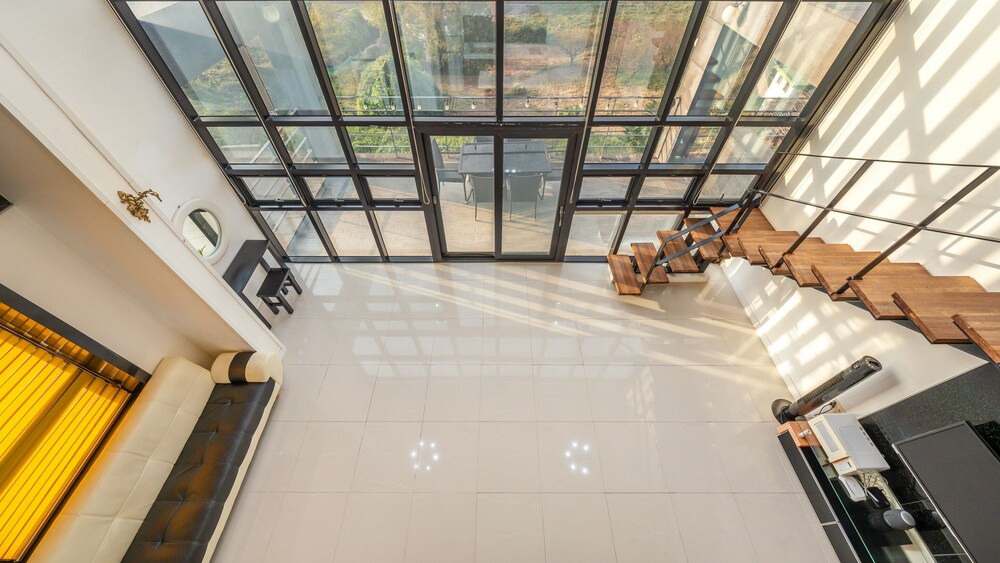 Geoje Ahat Spa Pension
