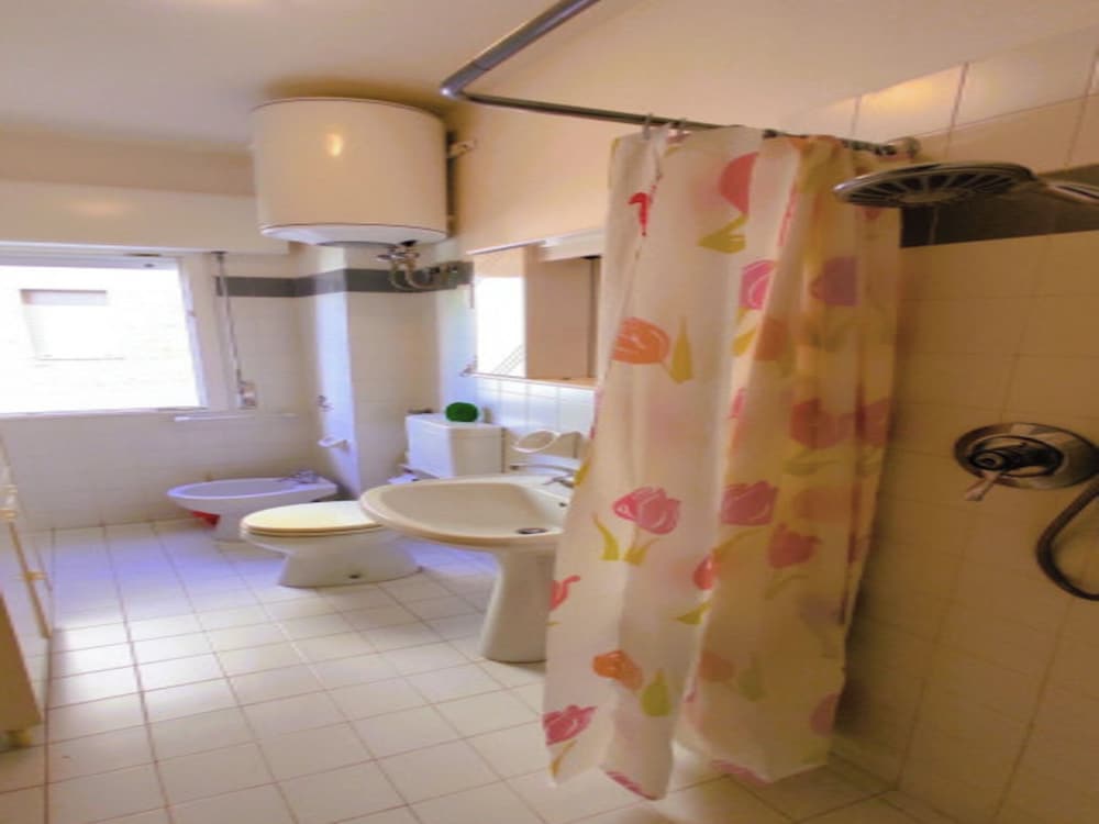Spacious Flat With Large Terrace-beahost
