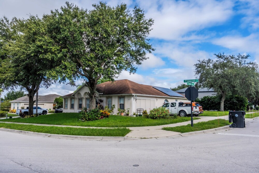 Flint and Kingscrest, LLC - Private Rooms in Shared Home