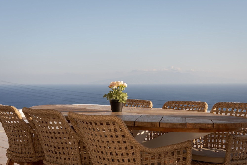 Mykonian Icon Villa