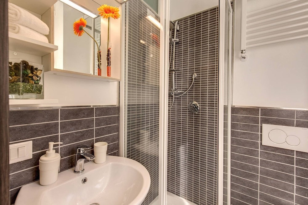Ml Apartment - Caracalla 2