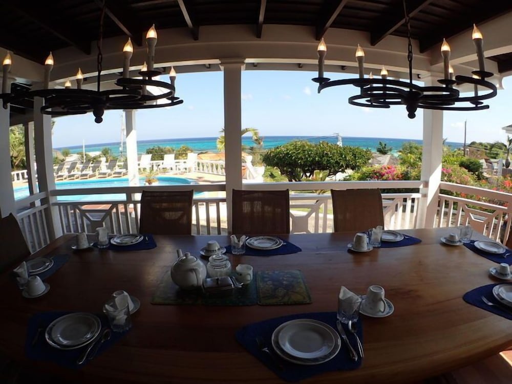 Tumac Villa, 4BR by Jamaican Treasures