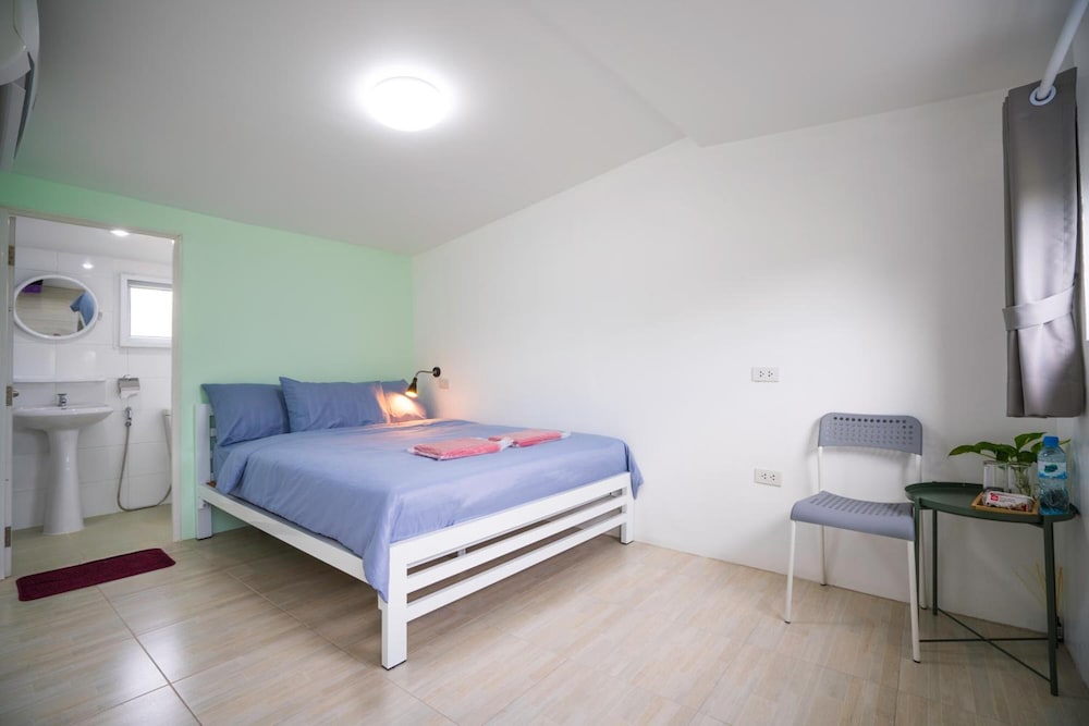 D Hub Hostel