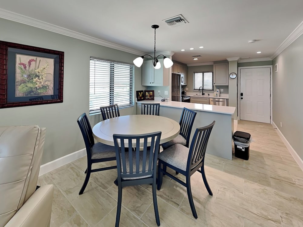 Seaside 5 by Distinctive Beach Rentals