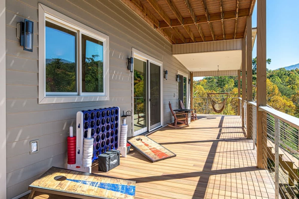Sleeps12 Pet Friendly 2 Hottubs Views Full Kitchen