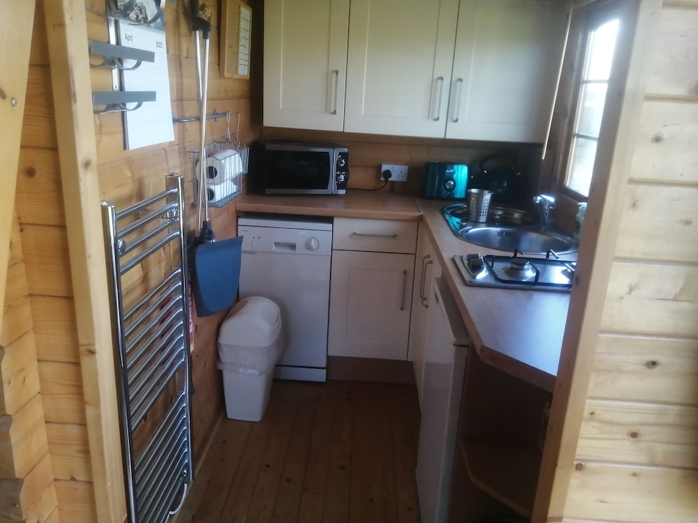 Rustic Log Cabin - Dog Friendly - Sleeps 2 - Views view 4