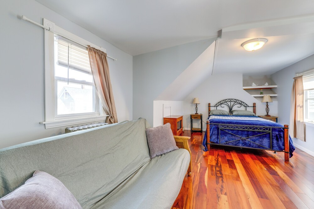 1/2 Mi to Pier: Wfh-friendly Apt in Maine!