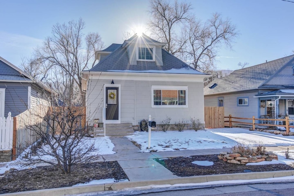 1893 Classic 4 Blocks From Great Dining & Shops view 3