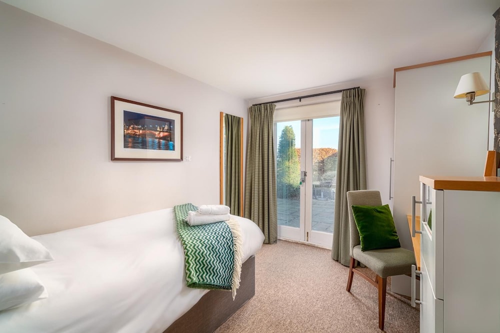 High Wycombe Vacations - The Chilterns Fox - Property Image 5