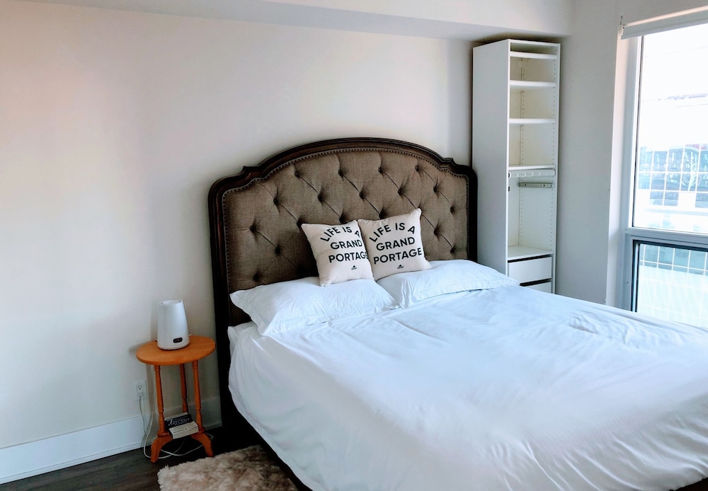 Applewood Suites - CN Tower & Convention