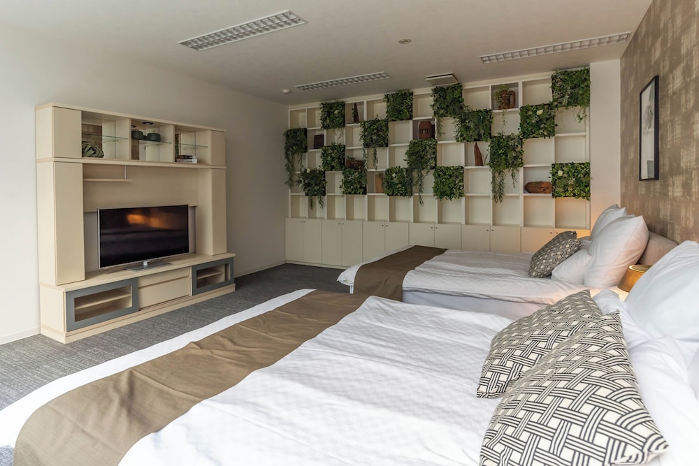 Bijou Suites AI PREMIUM