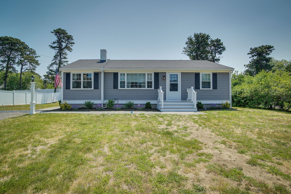 Newly Renovated Dennis Port Home: Close to Beaches