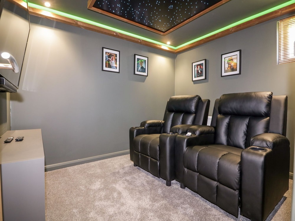 24 Meadow Retreat