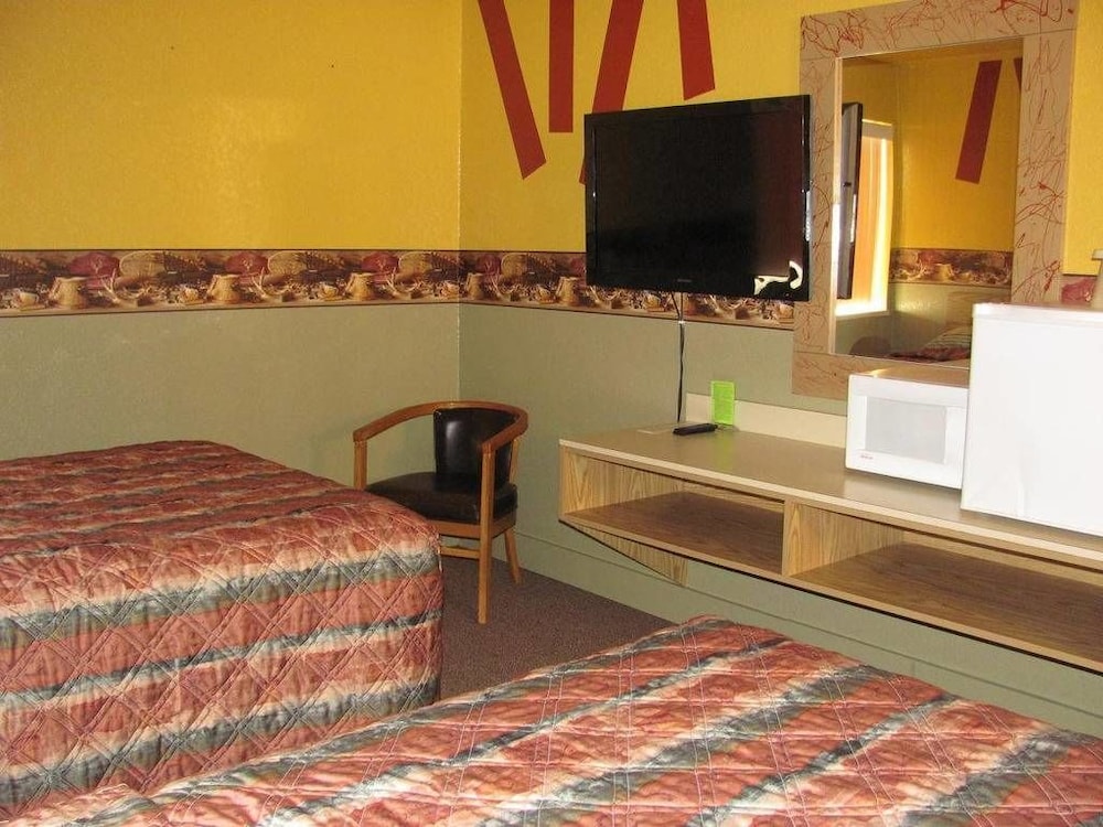 Earth Inn Motel