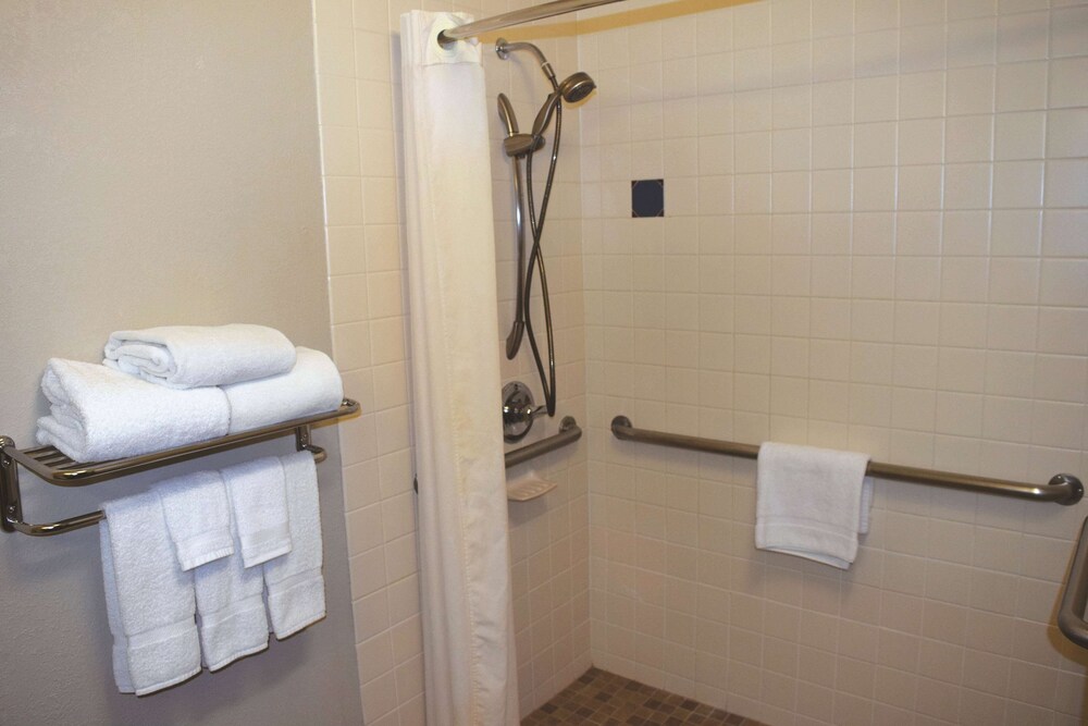 La Quinta Inn by Wyndham Binghamton - Johnson City view 5