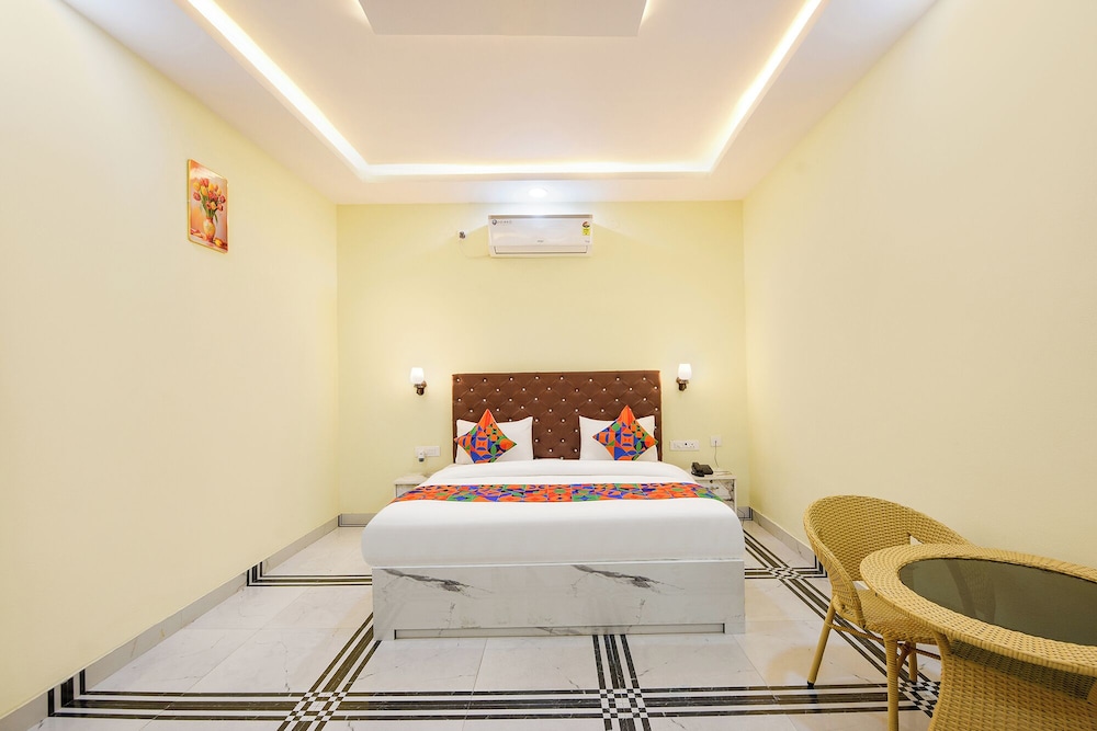 Fabhotel Rubicon
