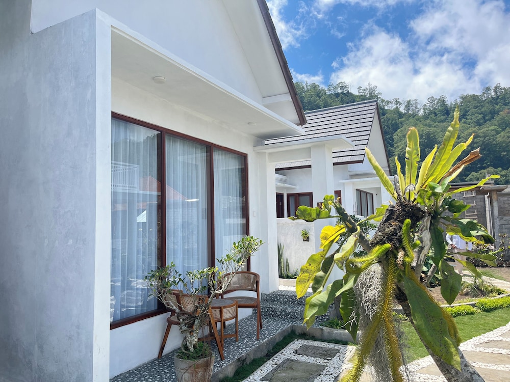 Green Caldera Estate