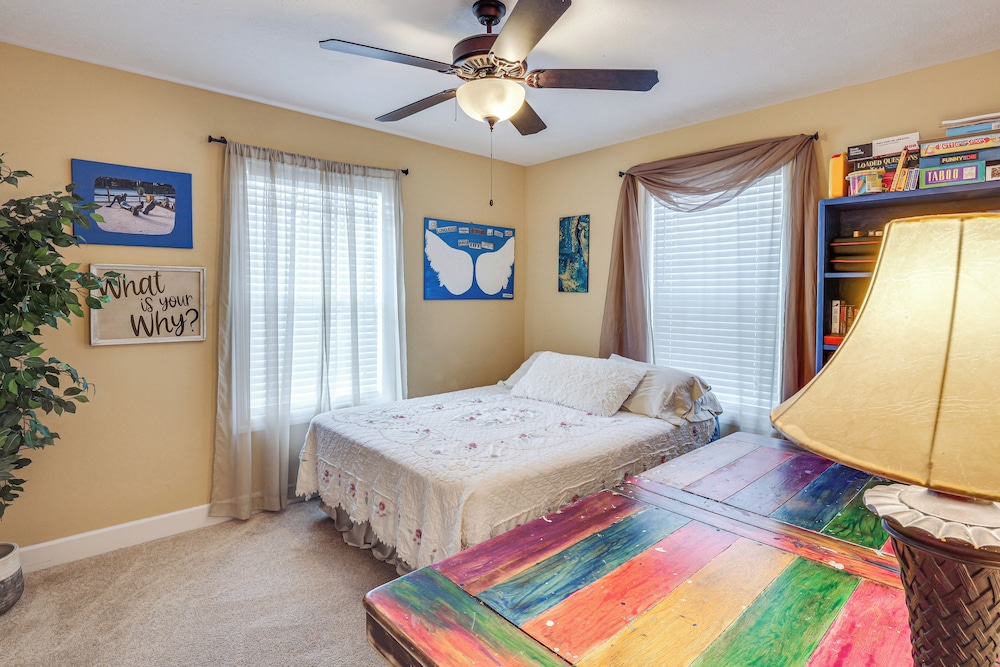 Hot Tub & Scenic Deck! Spacious Cookeville Retreat