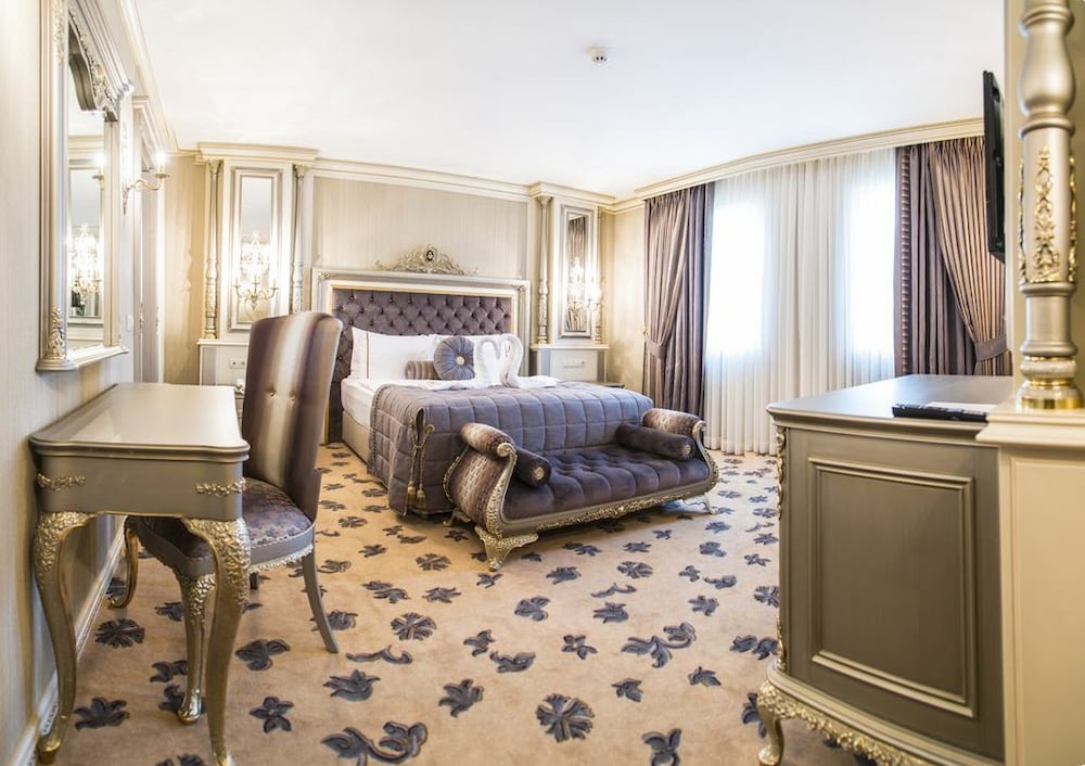 Cassiel Otel - Image 14