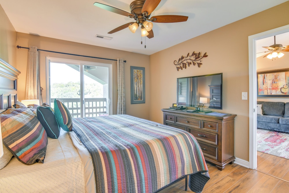Near Silver Dollar City! Condo w/ Hot Tub & Lake view 5