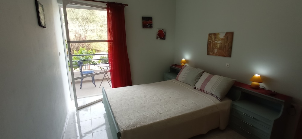 Lykoporia Beach Apartments