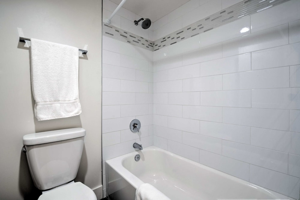 Parkside Loft by Avantstay Walk to Ski Lifts Town Pool Hot Tub Access
