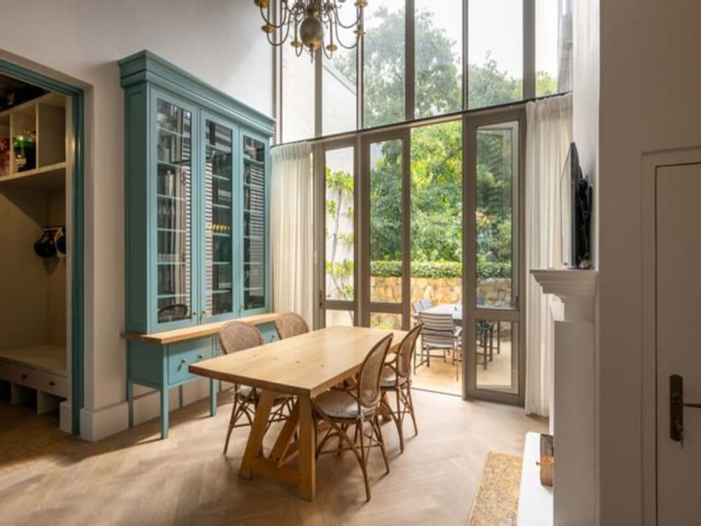 French Elegance in Bishopscourt