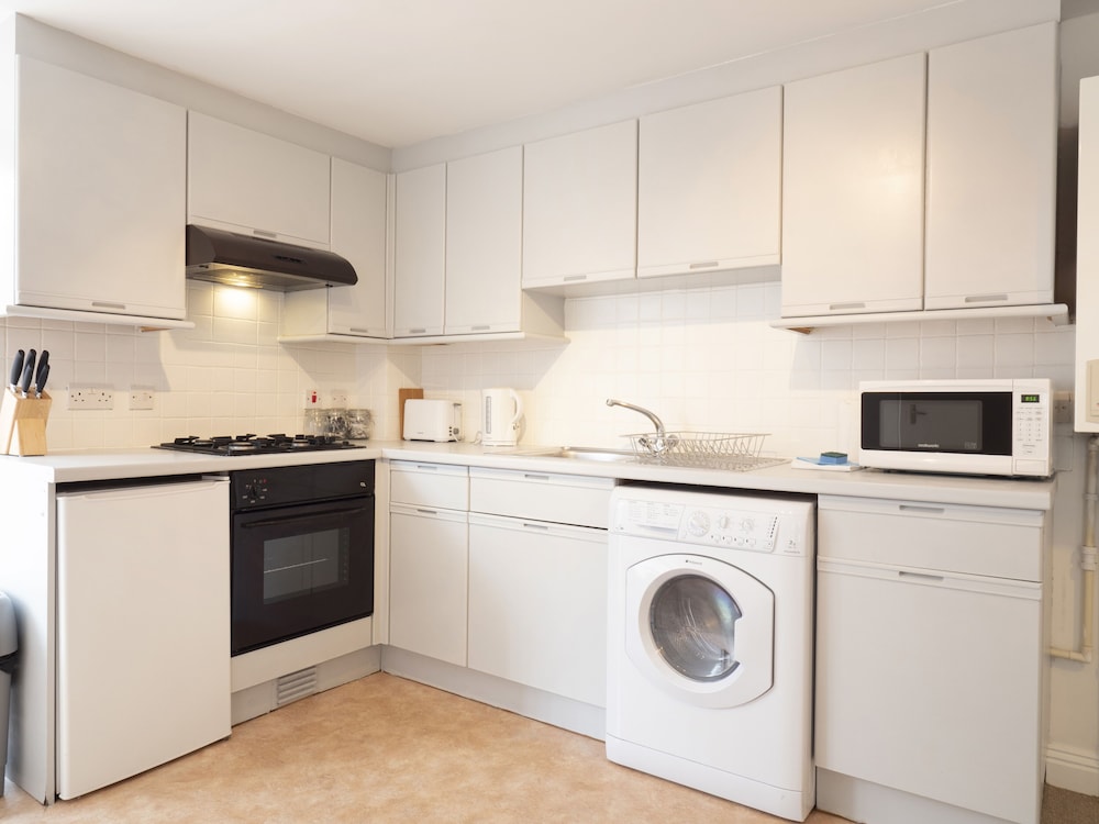 Kings Corner- Townhouse in the city view 5