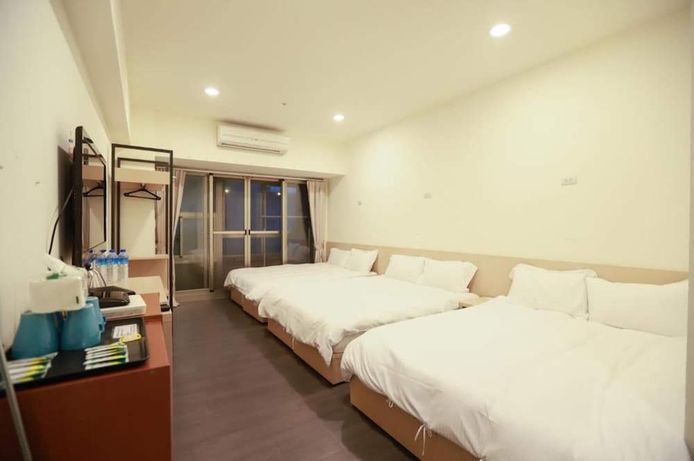 Hula Hotel - Hostel