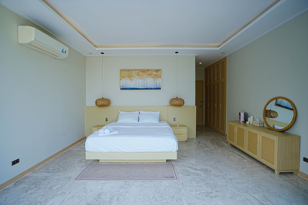 MOUNTAIN VILLA view 2