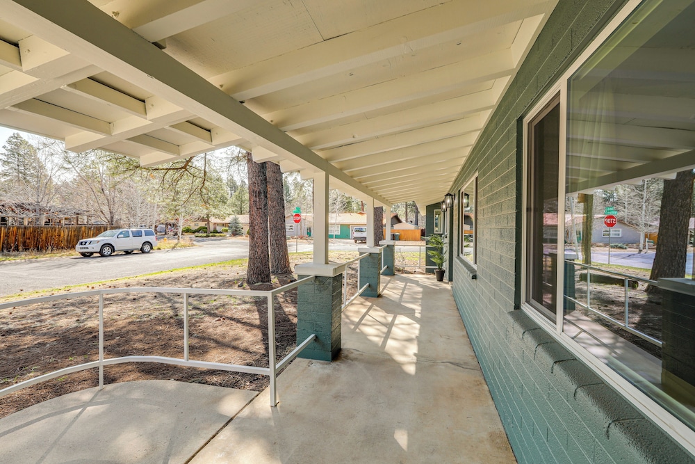 Walk to Dtwn Flagstaff: Home w/ Great Outdoor Area