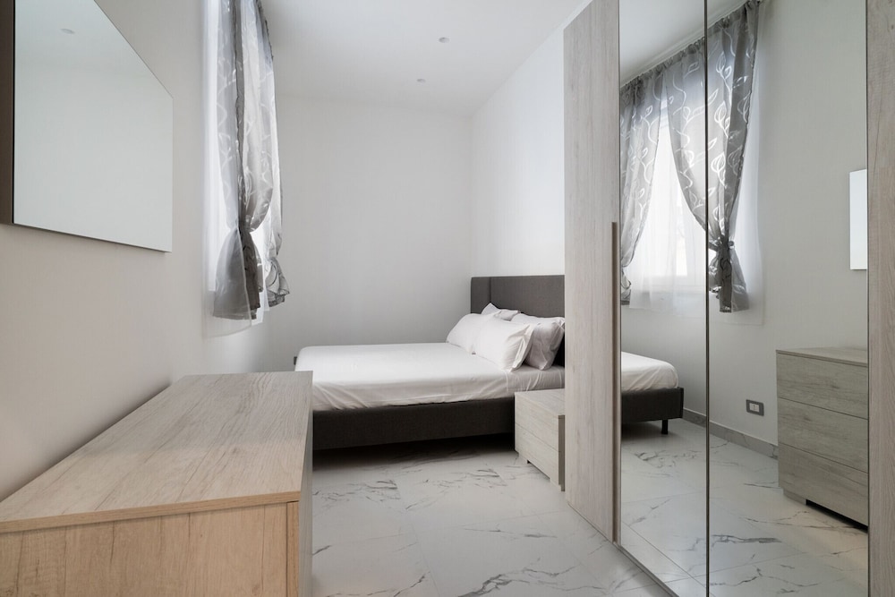 The Urban Nest White and Grey by Wonderful Italy