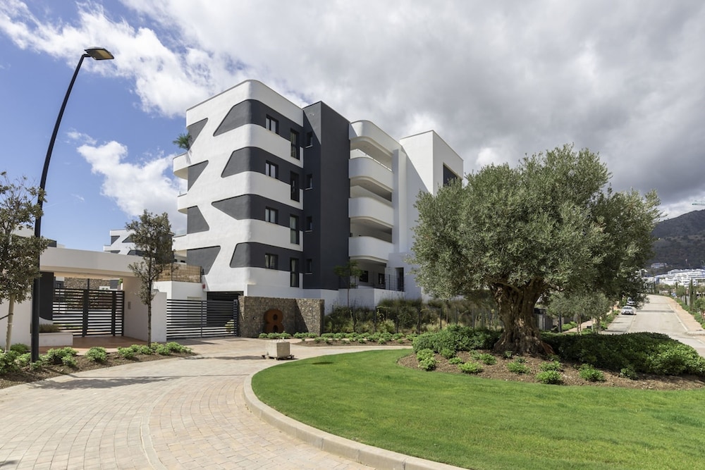 Luxury Apartment With Terrace in Higueron